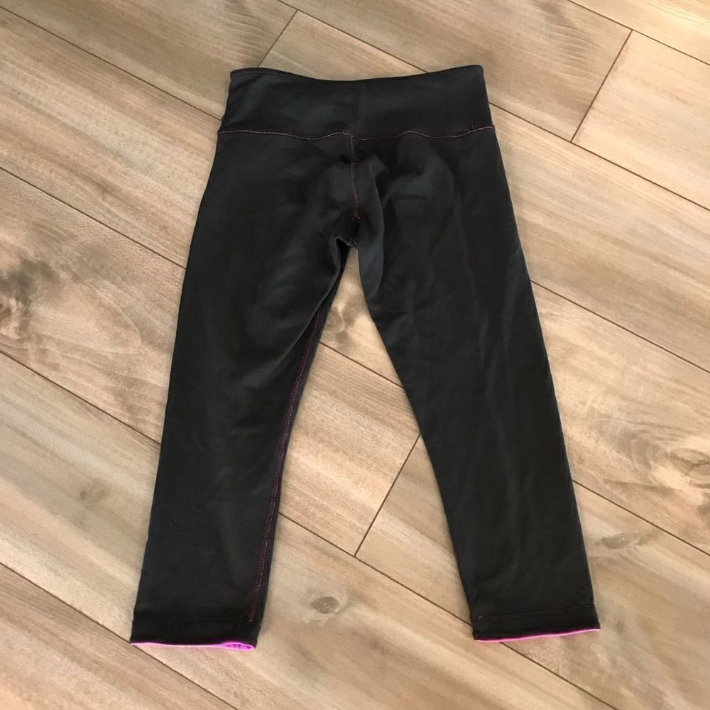 Lululemon Black Athletic Cropped Leggings Women 6‎